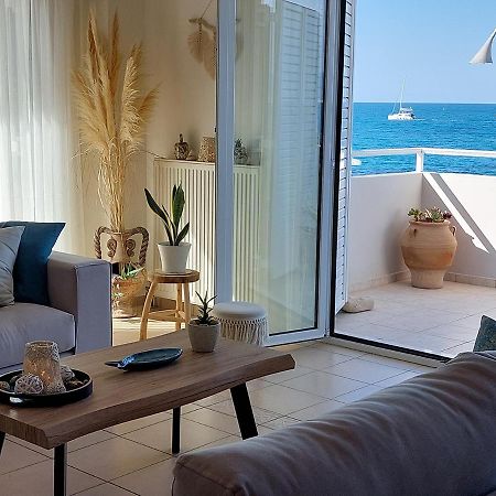 Amazing Beachfront Apartment In Hersonissos Exteriér fotografie